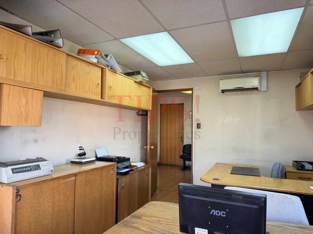 TIPSPROPIEDADES VENDE OFICINA EN LA CONCEPCIÓN 81, PROVIDENCIA