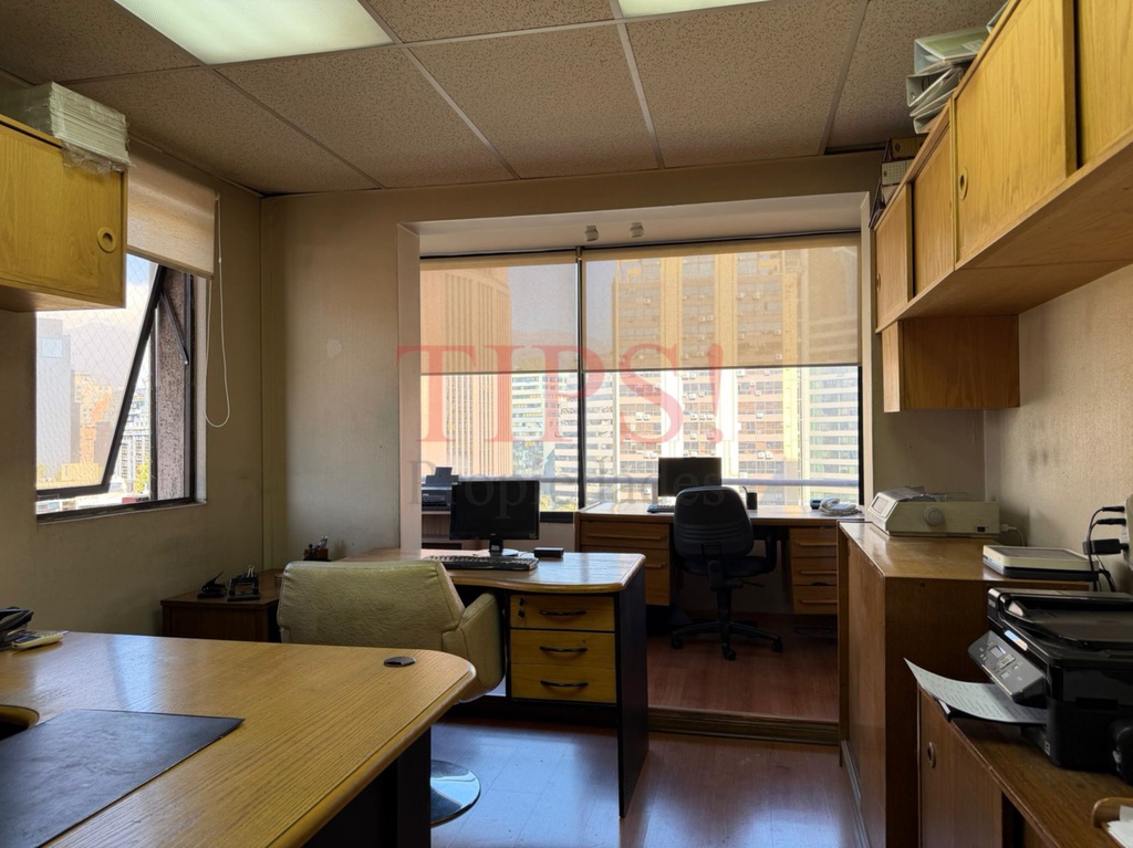 TIPSPROPIEDADES VENDE OFICINA EN LA CONCEPCIÓN 81, PROVIDENCIA