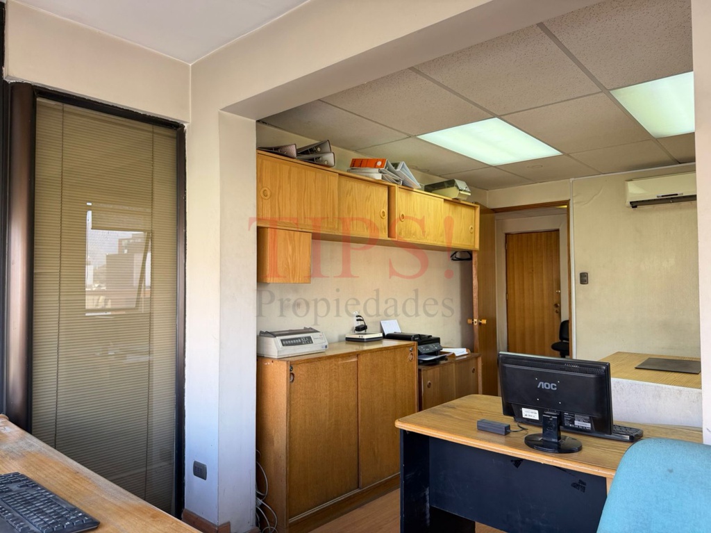 TIPSPROPIEDADES VENDE OFICINA EN LA CONCEPCIÓN 81, PROVIDENCIA