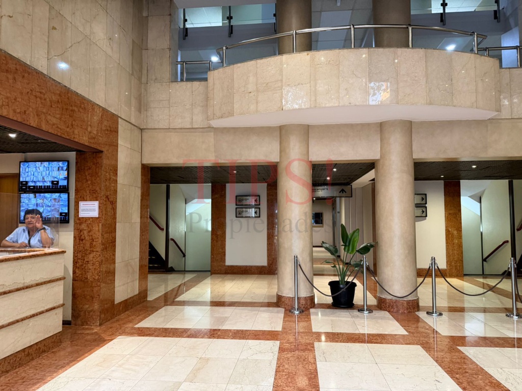 TIPSPROPIEDADES VENDE OFICINA EN LA CONCEPCIÓN 81, PROVIDENCIA