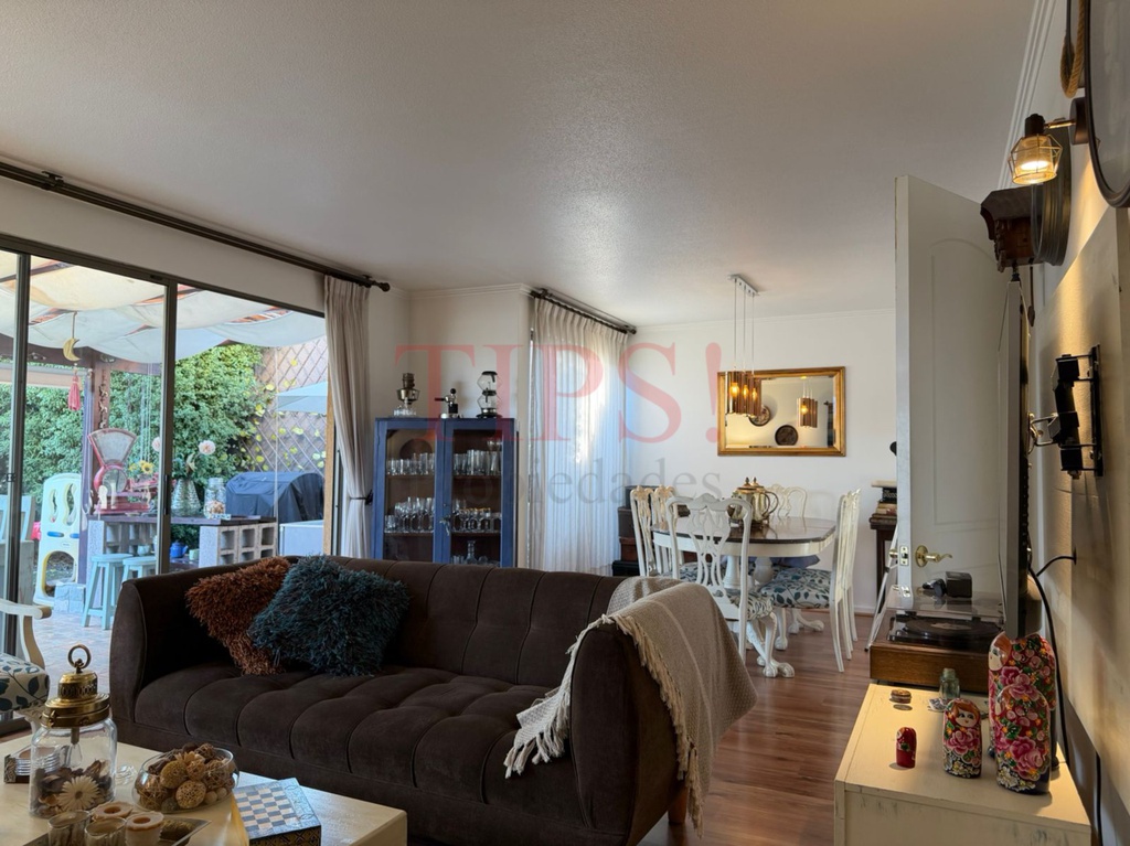 TIPSPROPIEDADES VENDE CASA EN CALLE BLUDENZ ALT. 4900, LO BARNECHEA