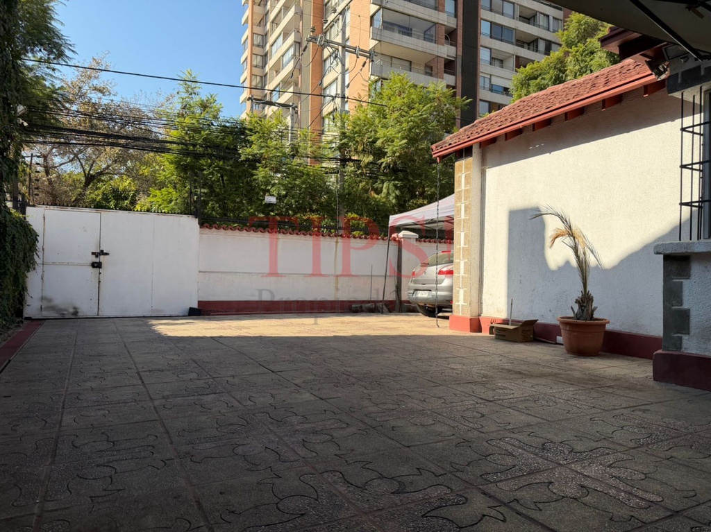 TIPSPROPIEDADES VENDE CASA EN CALLE MANUEL DE SALAS ALT. 600, ÑUÑOA